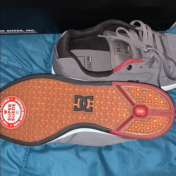 New DC grey shoes - Picture 3 of 5